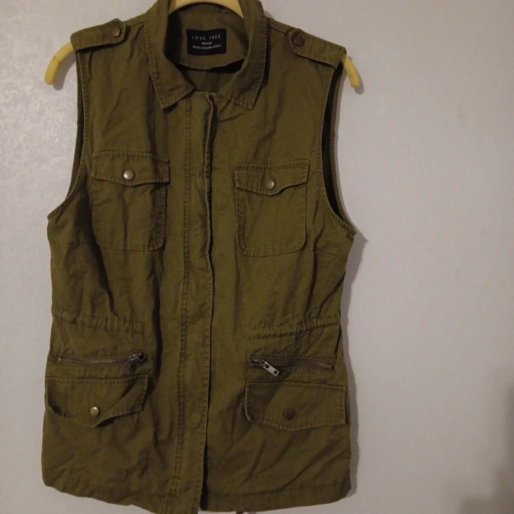 Love Tree Cargo/ Utility Vest Women's Sz. M Olive Green Pockets Waist...